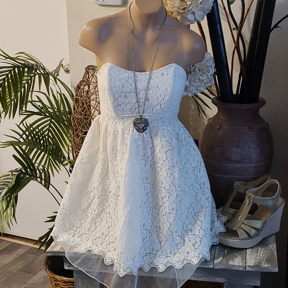 SUMMER STUNNING LACE PARTY DRESS SMALL SLEEVLESS - Picture 3 of 16